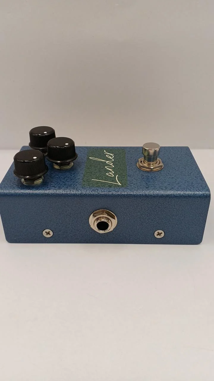 VIRTUES Effects pedal: LANDER CULT LIMITED ISS.2
