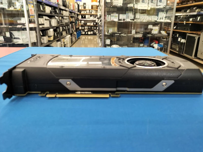 Carte graphique NVIDIA : NTITAN X12GD5