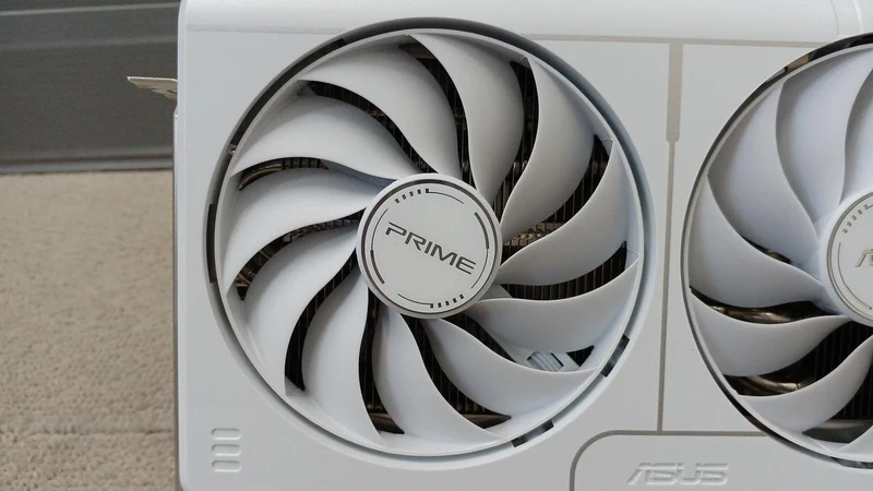 Carte graphique ASUS : PRIME-RX9070XY-O16G-BLANC