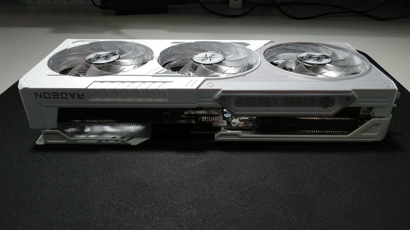 Carte graphique ASROCK RX9070XT SL 16G