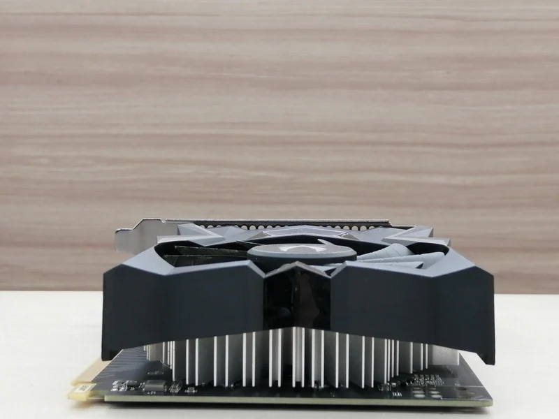 ZOTAC PCI-EXPRESS Bus-Compatible NVIDIA Graphics Card ZT-T16520F-10L