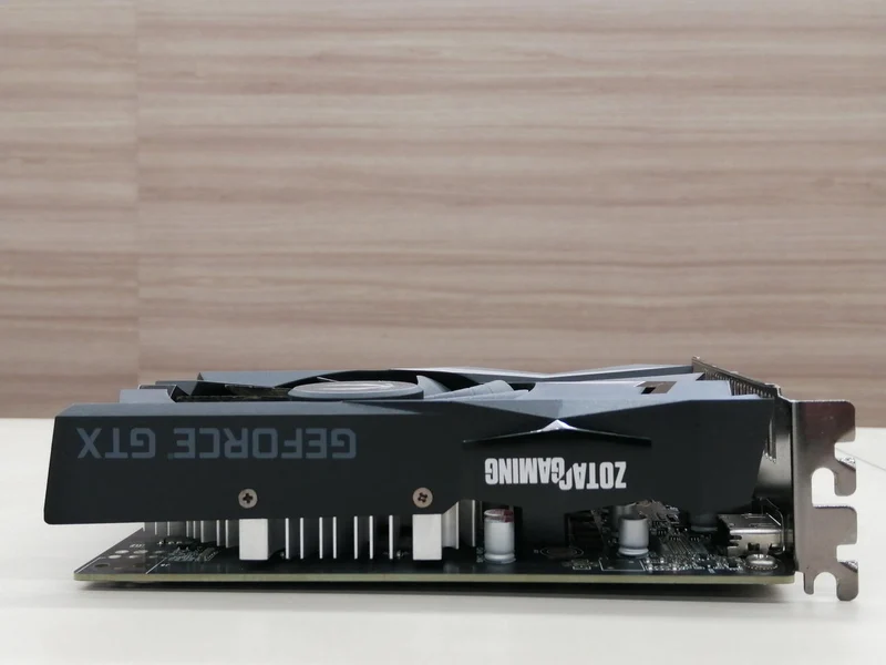 ZOTAC PCI-EXPRESS Bus-Compatible NVIDIA Graphics Card ZT-T16520F-10L