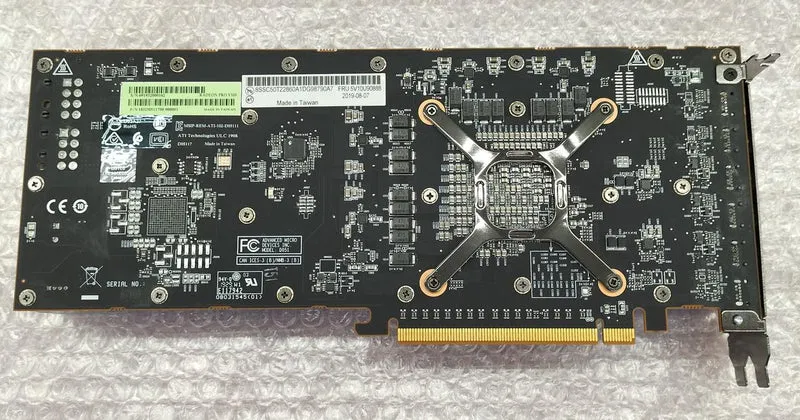 Carte graphique AMD : RADEON PRO V320