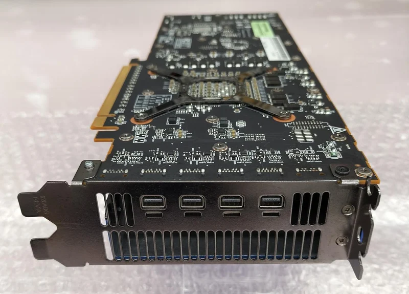 Carte graphique AMD : RADEON PRO V320