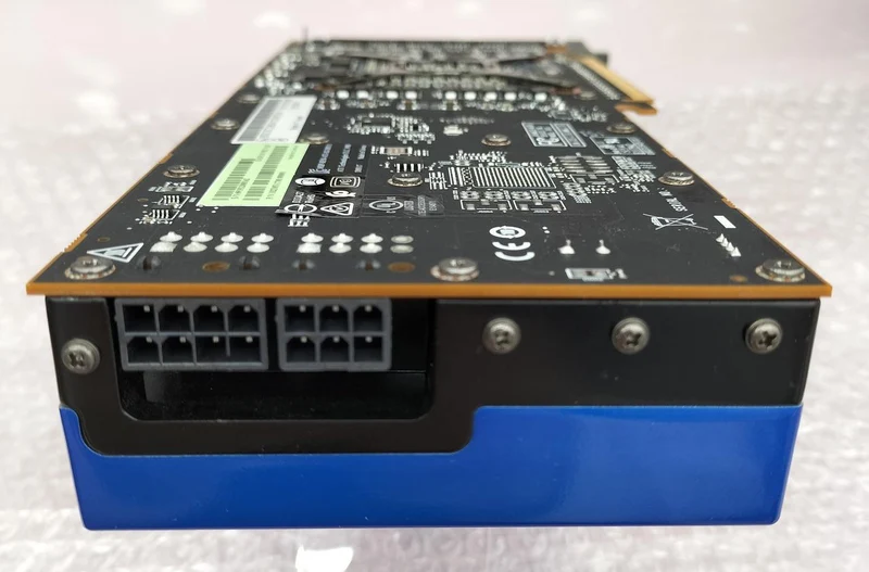 Carte graphique AMD : RADEON PRO V320