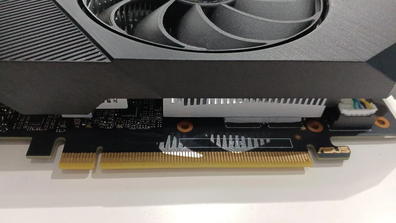 ASUS GTX1650 PH-GTX1650-O4GD6-P