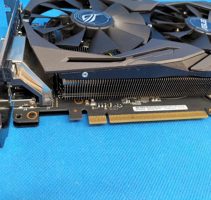 Carte graphique ASUS : STRIX-GTX1070-O8G-GAMING