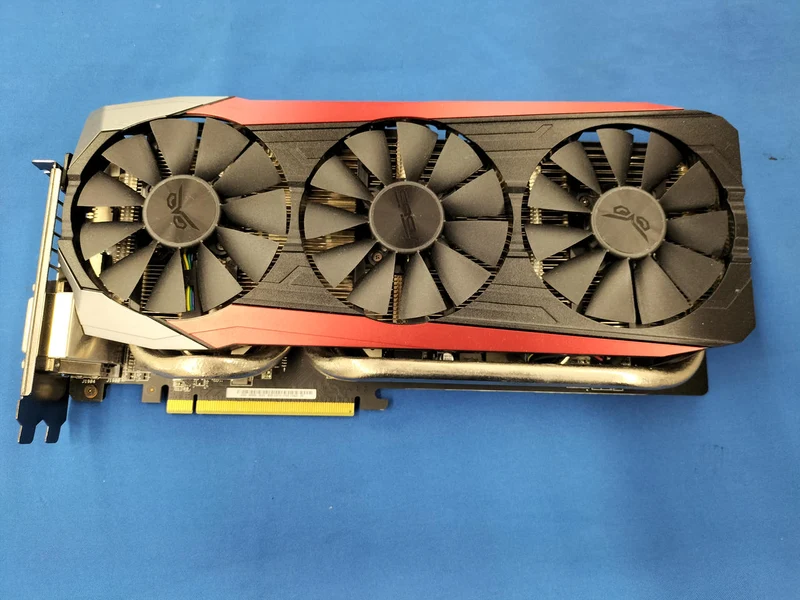 Carte graphique ASUS : STRIX R9 390