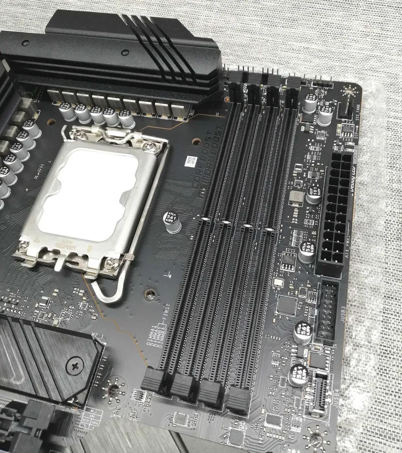 Carte mère MSI MAG Z790 TOMAHAWK WIFI DDR5