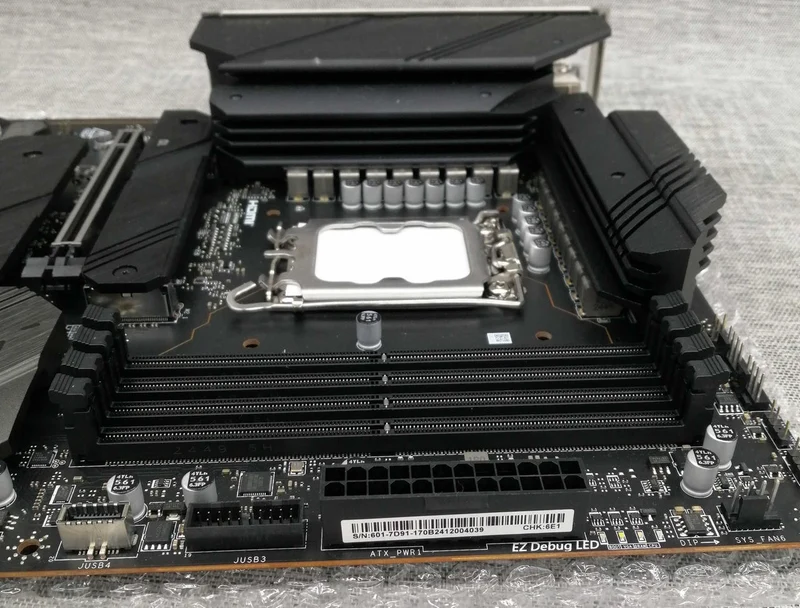 Carte mère MSI MAG Z790 TOMAHAWK WIFI DDR5