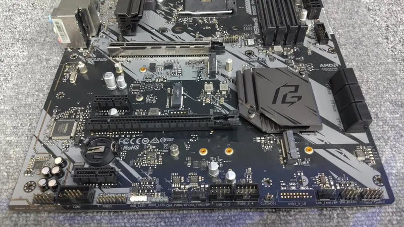 [À DÉCHETER] Carte mère ASROCK B550 PHANTOM GAMING 4