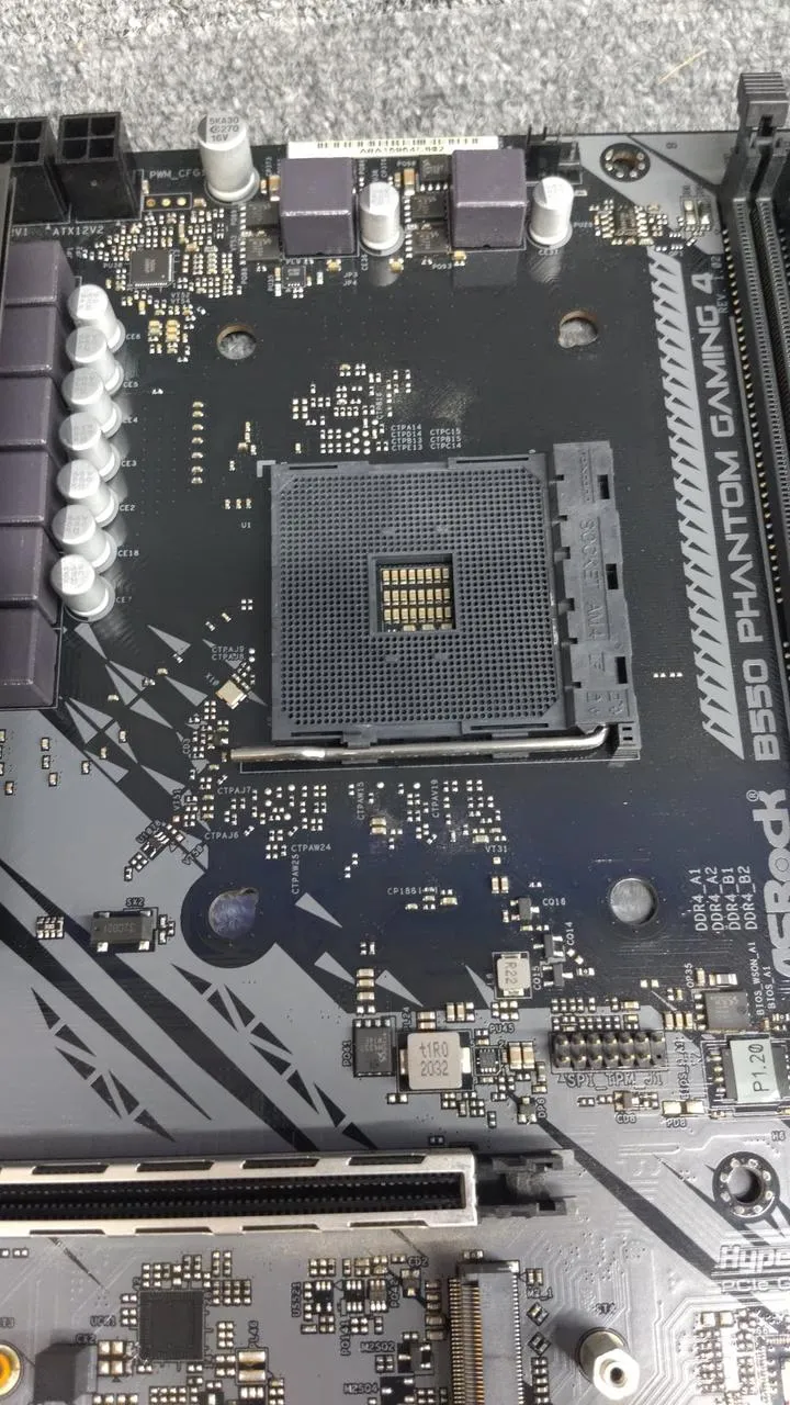 [À DÉCHETER] Carte mère ASROCK B550 PHANTOM GAMING 4