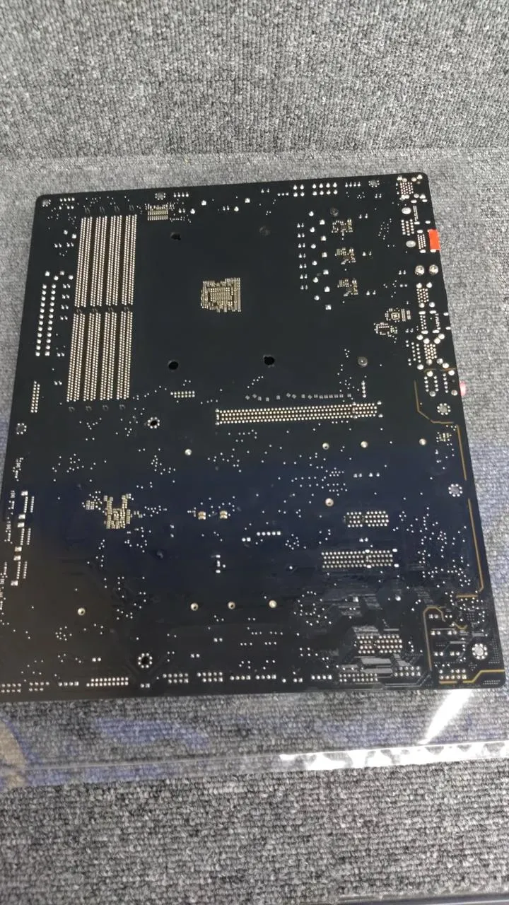 [À DÉCHETER] Carte mère ASROCK B550 PHANTOM GAMING 4