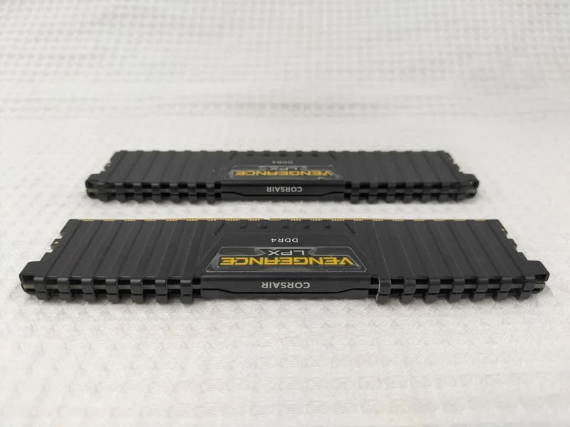 CORSAIR DDR4 Memory 8GB x 2 CMK16GX4M2A2666C16