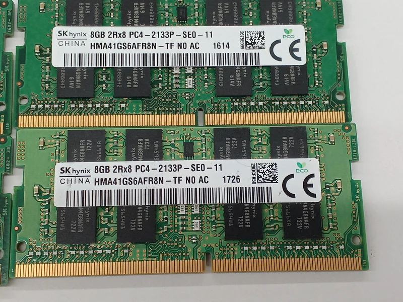 Mémoire pour ordinateur portable SK HYNIX DDR4/8 Go/Lot de 4 HMA41GS6AFR8N