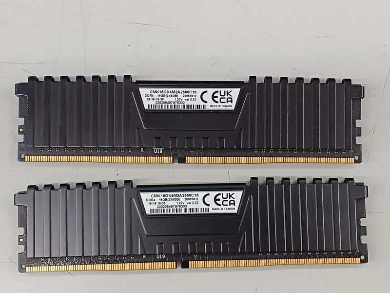 Mémoire CORSAIR DDR4 CMK16GX4M2A2666C16