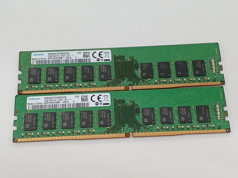 SAMSUNG DDR4-2400/16 Go x2 Cartes pour serveur M391A2K43BB1-CRCQ