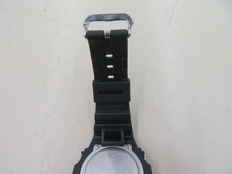 Montre-bracelet numérique à quartz CASIO G-5600UE