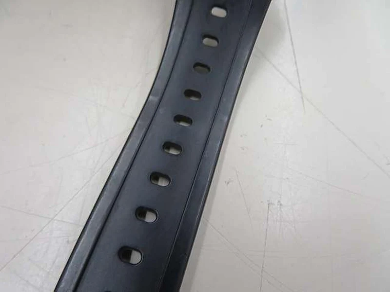 Montre-bracelet numérique à quartz CASIO G-5600UE