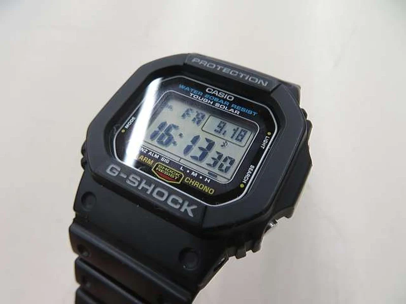 Montre-bracelet numérique à quartz CASIO G-5600UE