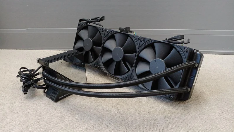 ASUS Water-Cooled CPU Cooler ROG RYUJIN360