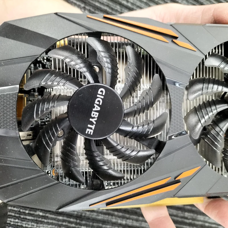 GIGABYTE [Article défectueux] GV-N1070G1 GAMING-8GD GV-N1070G1 GAMING-8GD