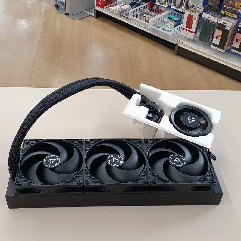 ARCTIC Integrated Water Cooler ACFRE00136A