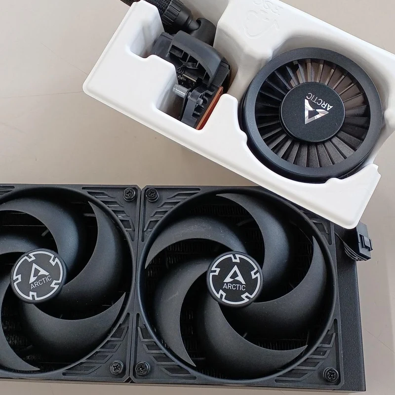 ARCTIC Integrated Water Cooler ACFRE00136A