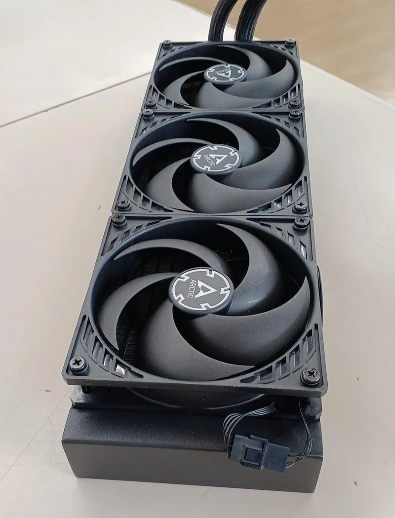 ARCTIC Integrated Water Cooler ACFRE00136A