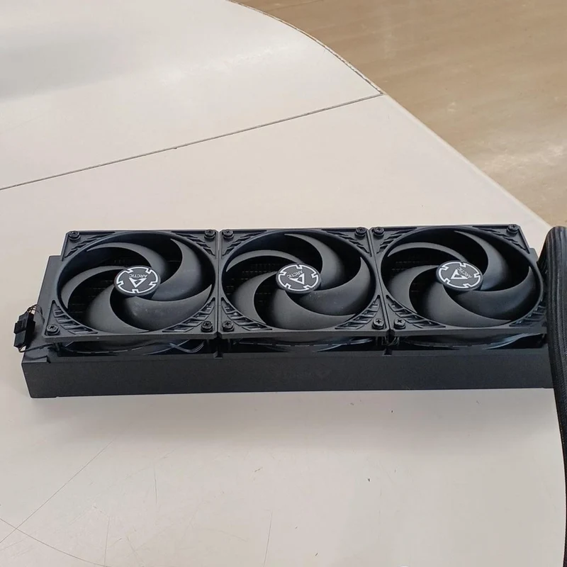 ARCTIC Integrated Water Cooler ACFRE00136A