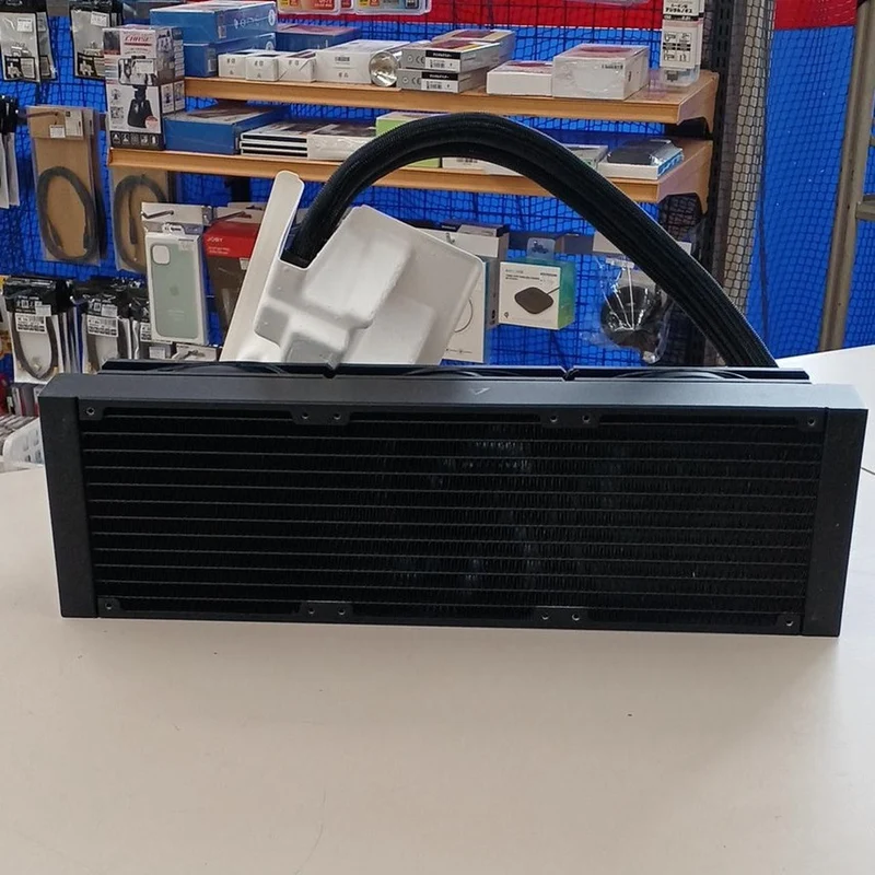 ARCTIC Integrated Water Cooler ACFRE00136A