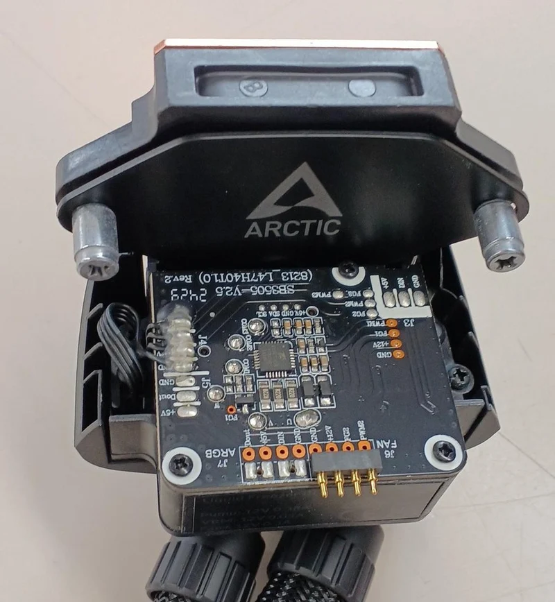 ARCTIC Integrated Water Cooler ACFRE00136A