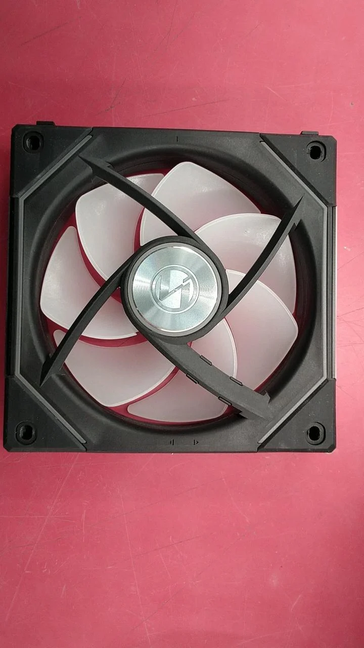 [JUNK] LIAN LI PC Case Fan LINI FAN SL-INF120