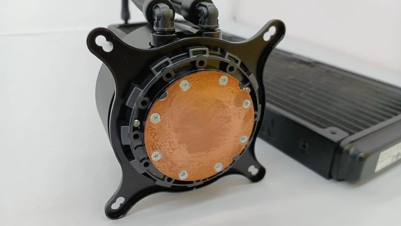 Refroidisseur d'eau NZXT KRAKEN Z73