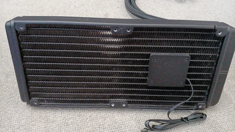 [JUNK] FRACTAL Water Cooler LUMEN S24 RGB