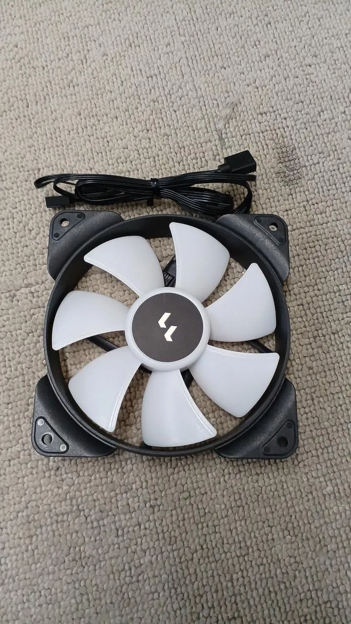 [JUNK] FRACTAL Water Cooler LUMEN S24 RGB