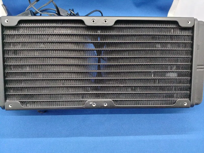Refroidisseur liquide ASUS LC 240 RGB
