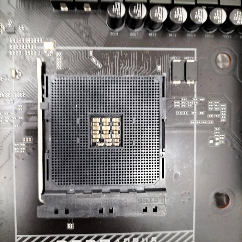 [À DÉCHETER] Carte mère GIGABYTE B550 AORUS MASTER