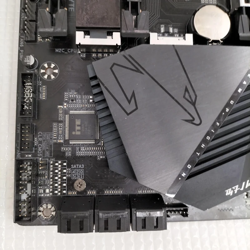[À DÉCHETER] Carte mère GIGABYTE B550 AORUS MASTER