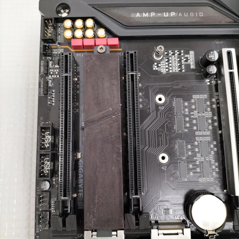 [À DÉCHETER] Carte mère GIGABYTE B550 AORUS MASTER