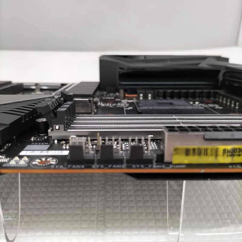 [À DÉCHETER] Carte mère GIGABYTE B550 AORUS MASTER