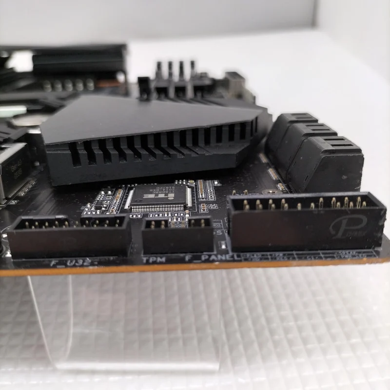 [À DÉCHETER] Carte mère GIGABYTE B550 AORUS MASTER