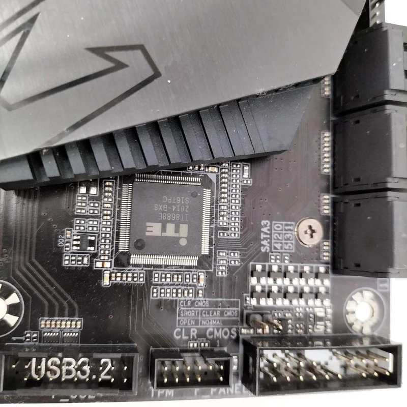 [À DÉCHETER] Carte mère GIGABYTE B550 AORUS MASTER