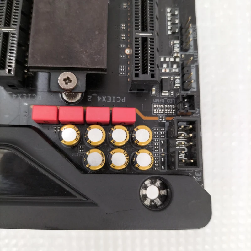 [À DÉCHETER] Carte mère GIGABYTE B550 AORUS MASTER