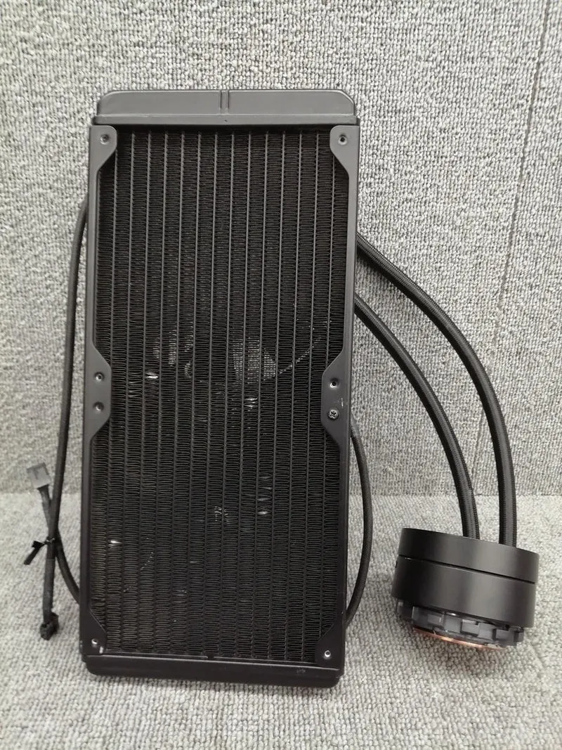 [À DÉCHETER] Refroidisseur de processeur à eau NZXT RL-KRX63-01
