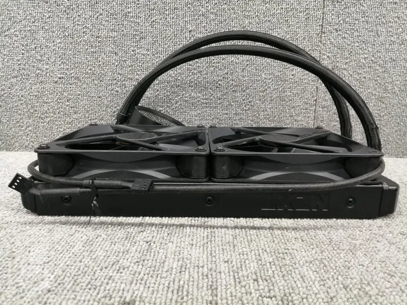 [À DÉCHETER] Refroidisseur de processeur à eau NZXT RL-KRX63-01