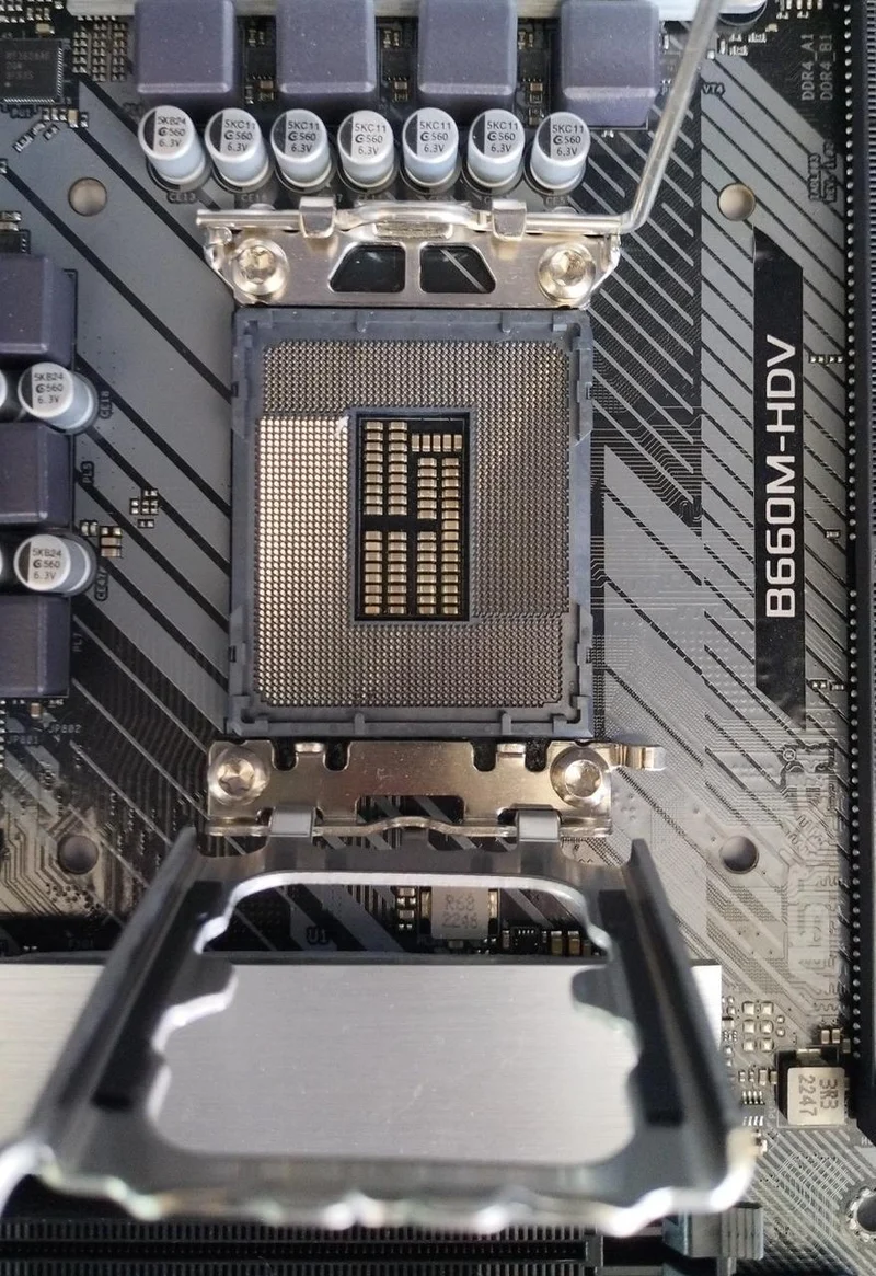 [À DÉCHETER] Carte mère ASROCK B660M-HDV