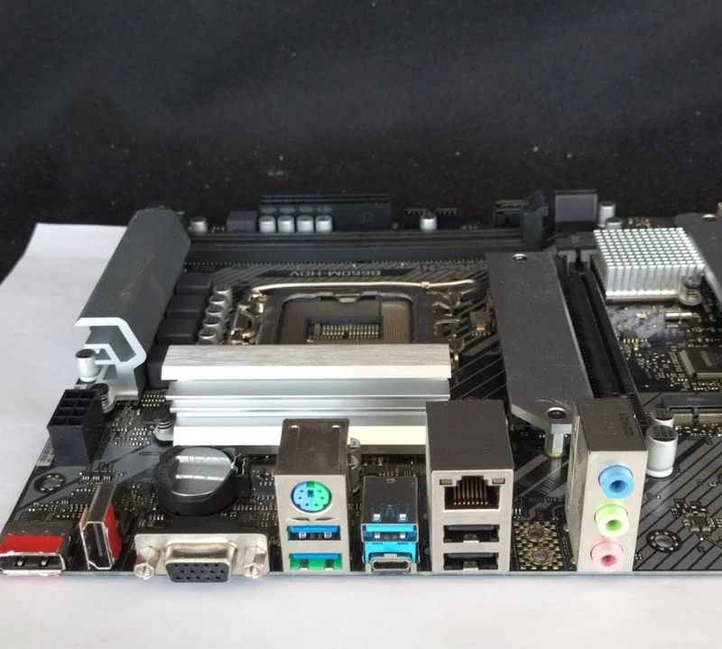 [À DÉCHETER] Carte mère ASROCK B660M-HDV
