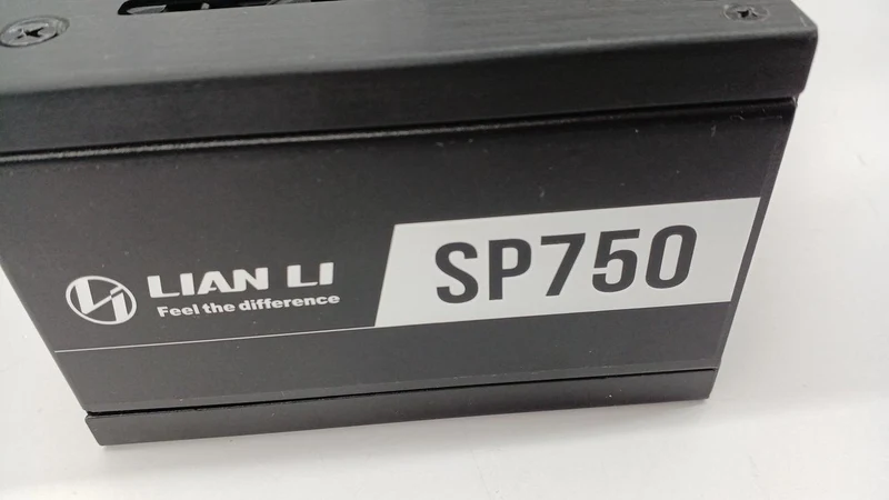 LIAN LI Power Supply Unit SP750