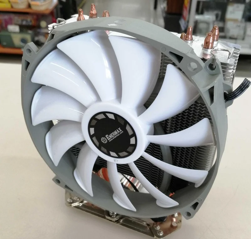 [JUNK] ENERMAX CPU cooler -